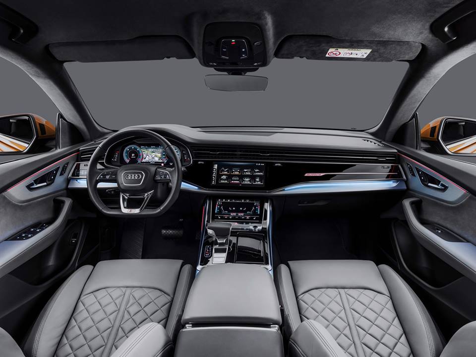 xe Audi Q8